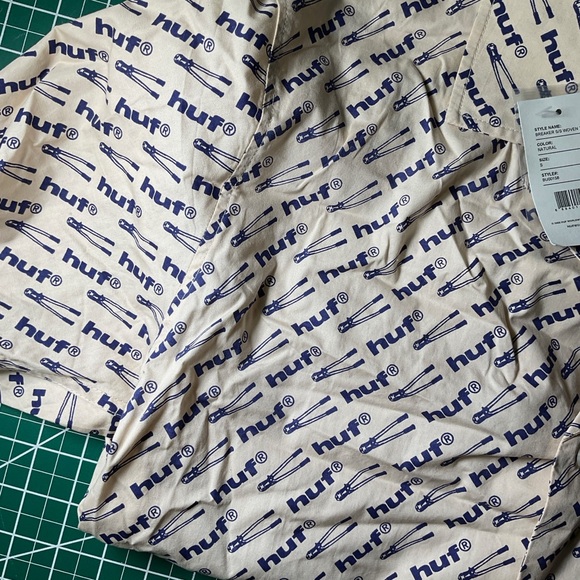 HUF Shirt Men’s Small - Picture 5 of 7